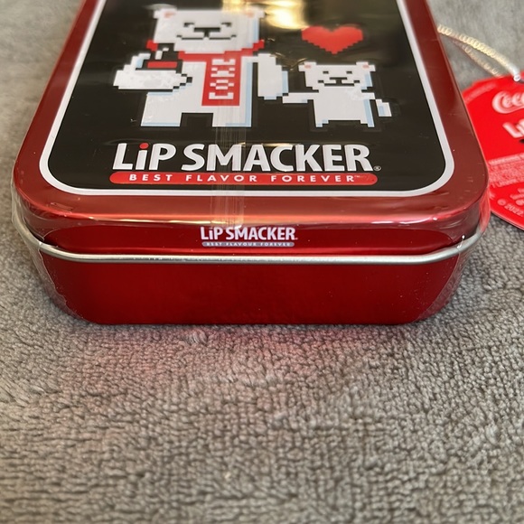 2022 limited edition - Coca-Cola 3 pack Lipsmacker lip balm in collectable tin. - Picture 4 of 5